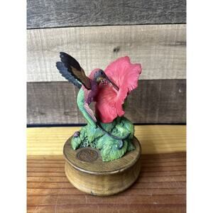 Vintage 1992 Willitts Design Crimson Topaz Hummingbird (Topazz Pella) Music Box